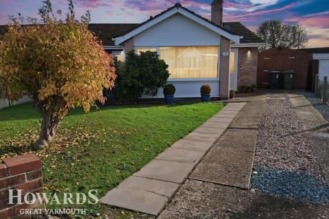 3 bedroom semi-detached bungalow for sale, Meadow Close, Hemsby