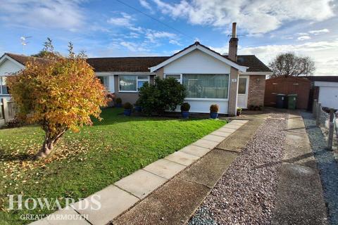 3 bedroom semi-detached bungalow for sale, Meadow Close, Hemsby