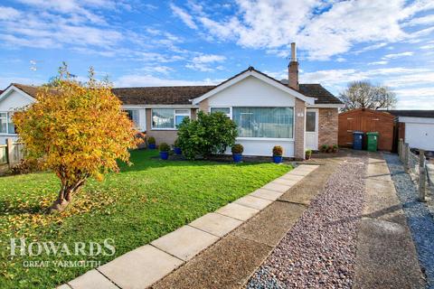 3 bedroom semi-detached bungalow for sale, Meadow Close, Hemsby