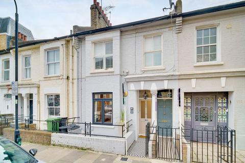 2 bedroom flat for sale, Broughton Road, London, SW6