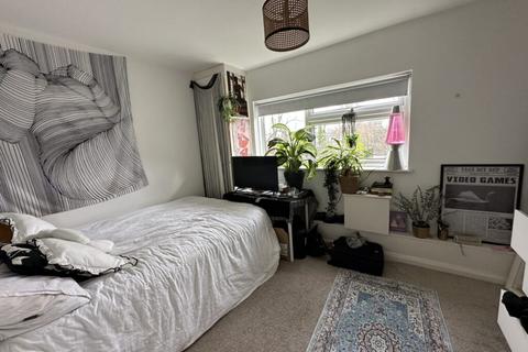 4 bedroom penthouse to rent, Fallowfield M14