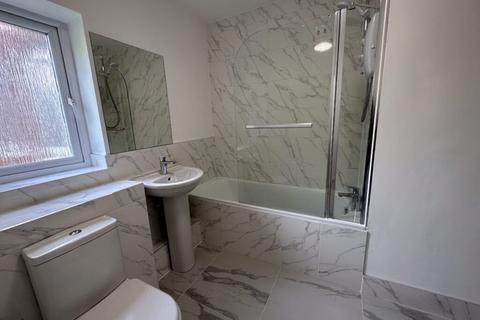 4 bedroom penthouse to rent, Fallowfield M14