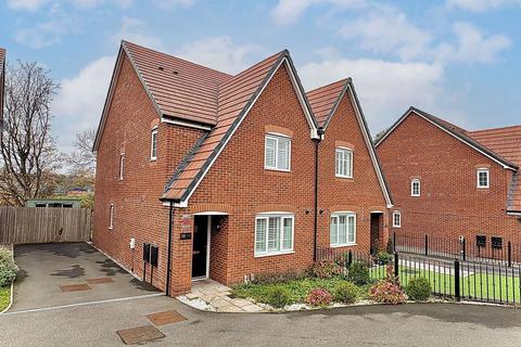 3 bedroom semi-detached house for sale, Shearing Close, Dudley, DY1 3RQ