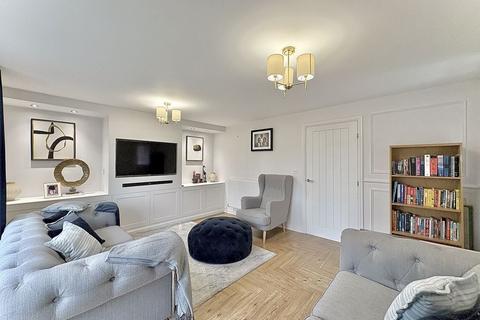 3 bedroom semi-detached house for sale, Shearing Close, Dudley, DY1 3RQ