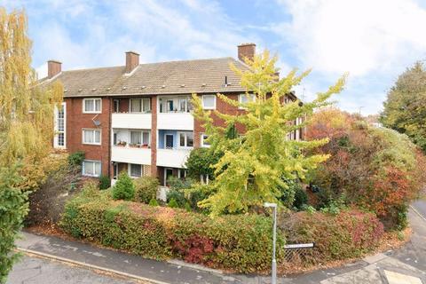 2 bedroom apartment for sale, Rydens Road, Walton-On-Thames.