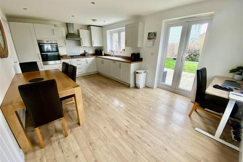 undefined, Upper Ox Hill, Swindon SN5