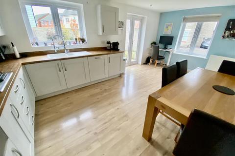 undefined, Upper Ox Hill, Swindon SN5