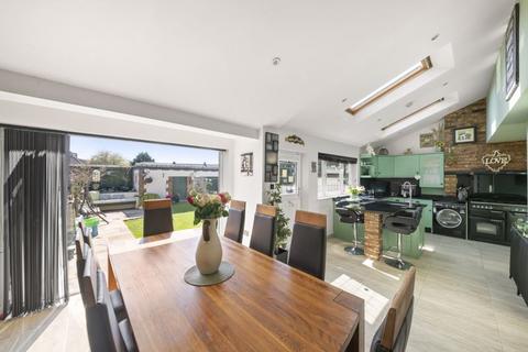 5 bedroom semi-detached house for sale, Kingshill Avenue, Northolt