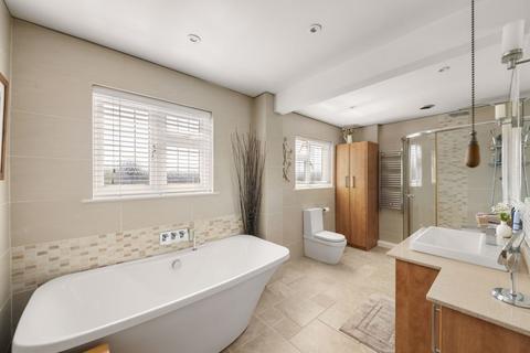 5 bedroom semi-detached house for sale, Kingshill Avenue, Northolt