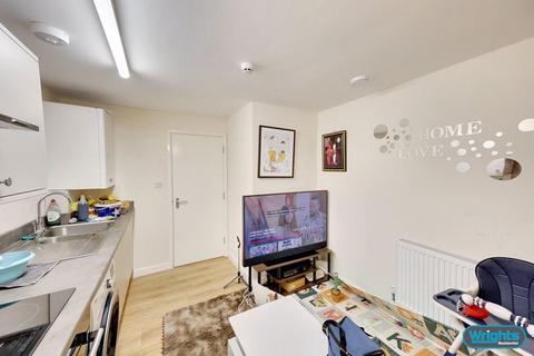 2 bedroom apartment to rent, 6 Wellsway, Bath
