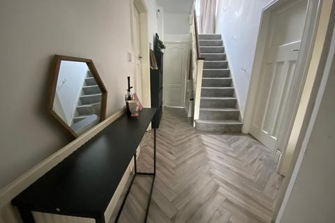 4 bedroom semi-detached house for sale, Kingsway Road, Leicester, LE5