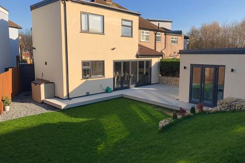 6 bedroom semi-detached house for sale, Sparrows Lane, London SE9