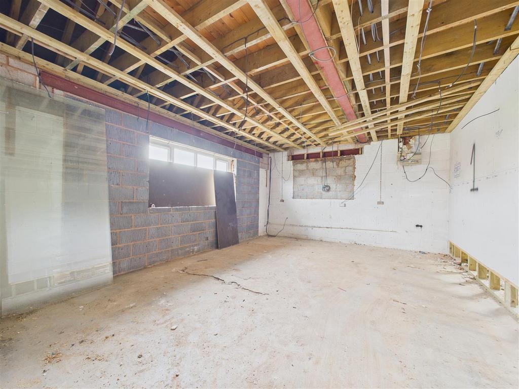 CAM01407 G0-PR0018-STILL012.jpg