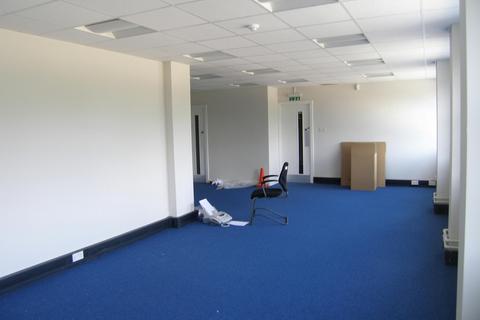 Warehouse to rent, 15-16 Mead Park Industrial Estate Harlow CM20 2SE