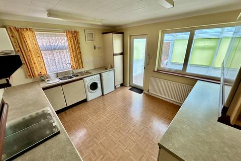 2 bedroom detached bungalow for sale, Cecil Close, Bourne, PE10