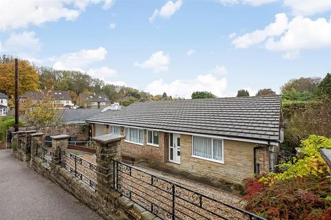 4 bedroom detached bungalow for sale - Lodge Hill, Purley CR8