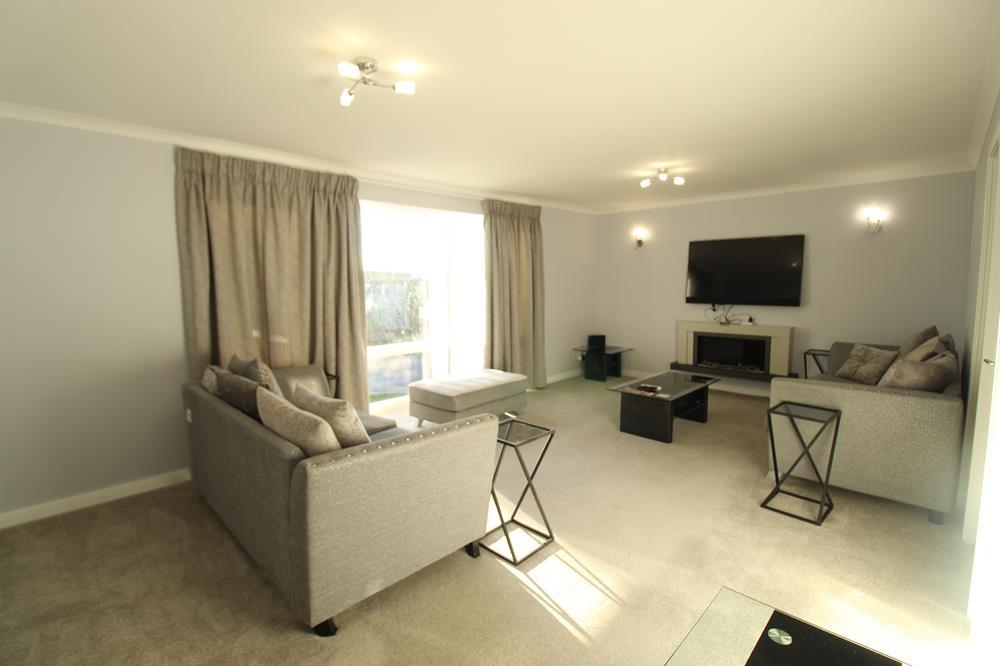 Lounge 3