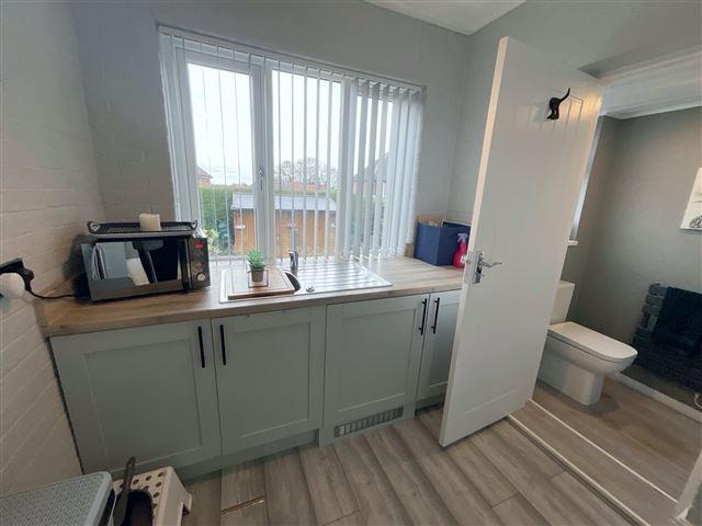Utility room/cloakroom