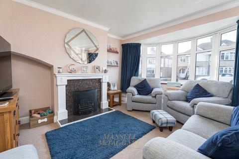 undefined, Hevers Avenue, Horley RH6