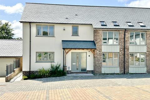 4 bedroom semi-detached house for sale, Market Gardens, Torrington, Devon, EX38