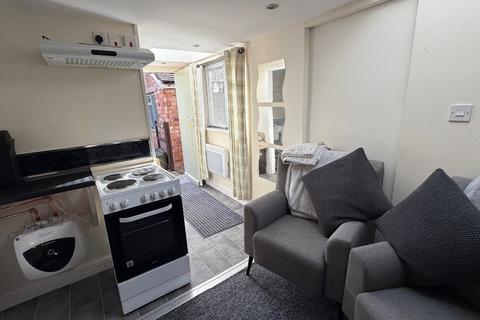 1 bedroom in a house share to rent, Officers Mess, Crossing Cottage,WS15