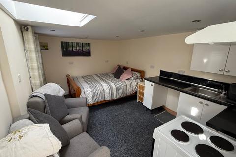 1 bedroom in a house share to rent, Officers Mess, Crossing Cottage,WS15