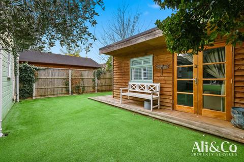 undefined, Victoria Avenue, Grays