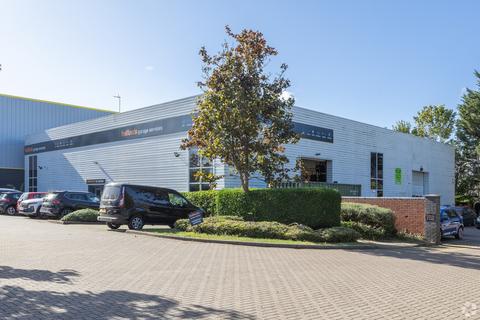 Distribution warehouse to rent, Snowdon Dr Milton Keynes MK6 1BU