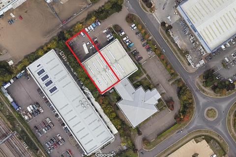 Distribution warehouse to rent, Snowdon Dr Milton Keynes MK6 1BU