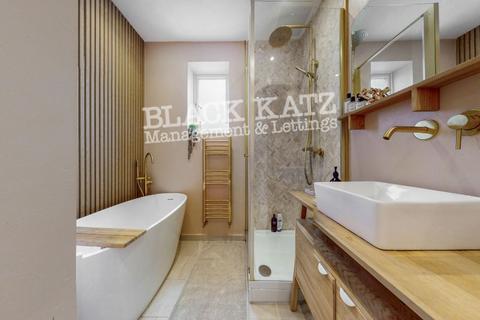 undefined, SW11