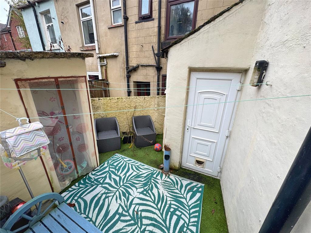 Rear Patio Yard