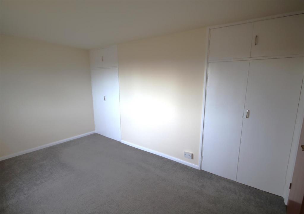 Bedroom 1b.JPG