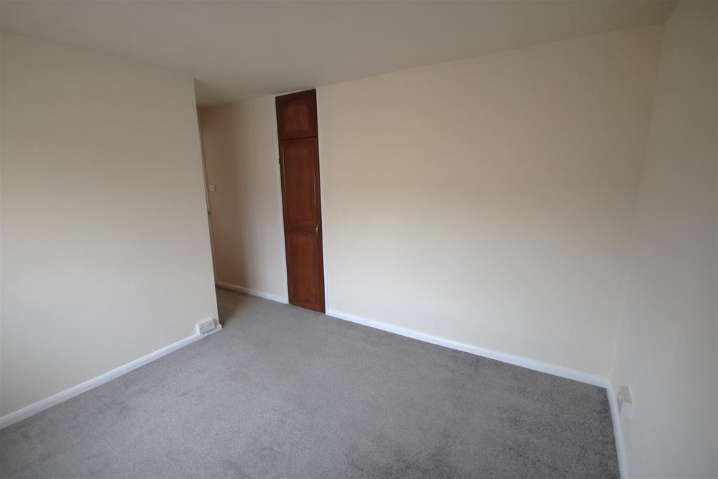 Bedroom 2b.JPG