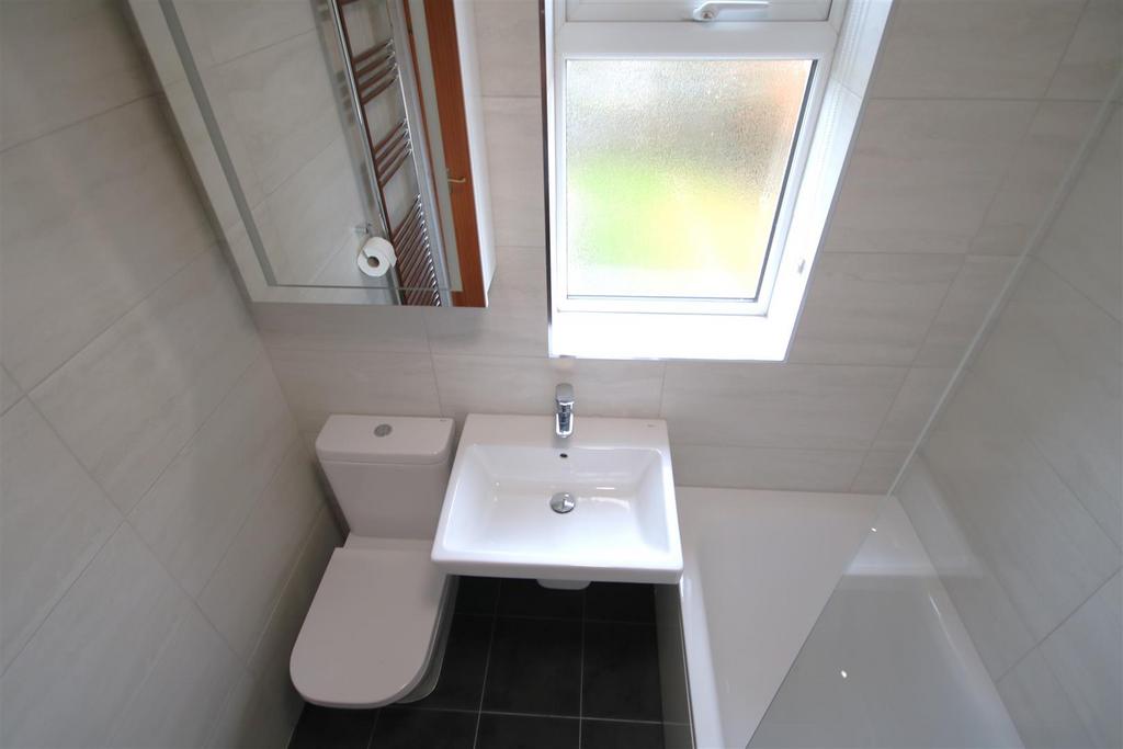 Bathroom a.JPG
