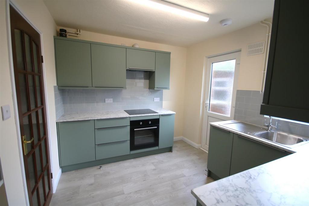 Kitchen a.JPG