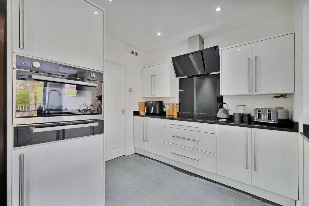 Kitchen-Day Room