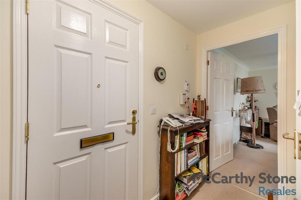 8668650-interior09.jpg