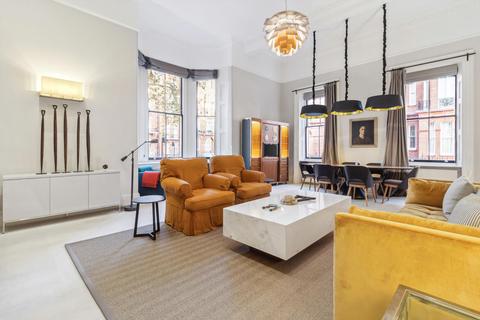 2 bedroom flat to rent, Cadogan Square, London, SW1X