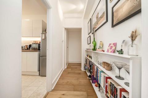 2 bedroom flat for sale, Hemstal Road, London NW6