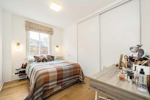 2 bedroom flat for sale, Hemstal Road, London NW6