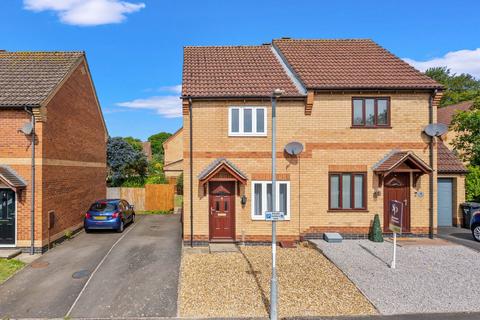 2 bedroom semi-detached house to rent, Ladybower Close, Kettering NN16