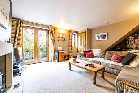 8 High Lea, Marsden, Huddersfield, HD7 6DZ