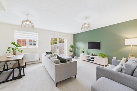 undefined, Cherrytrees, Coulsdon CR5