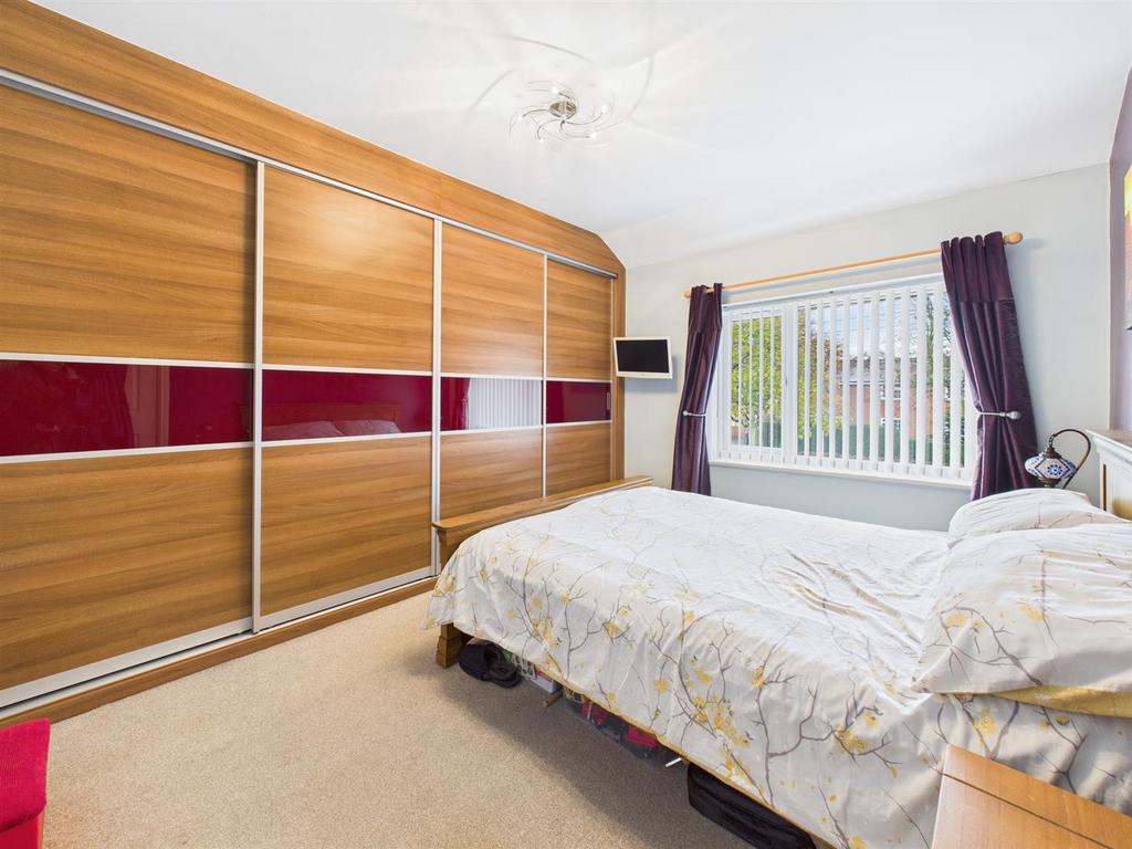 Bedroom: