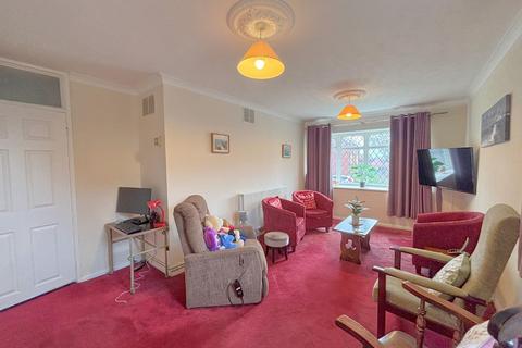 2 bedroom flat for sale, Radford Drive, Walsall WS4