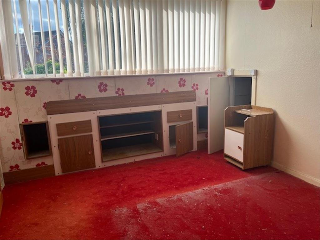 2nd bedroom