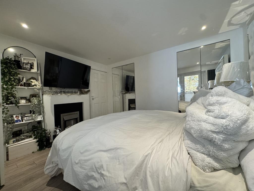 Master Bedroom / Bedroom 3