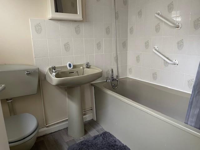 Bathroom T202511061501.jpg
