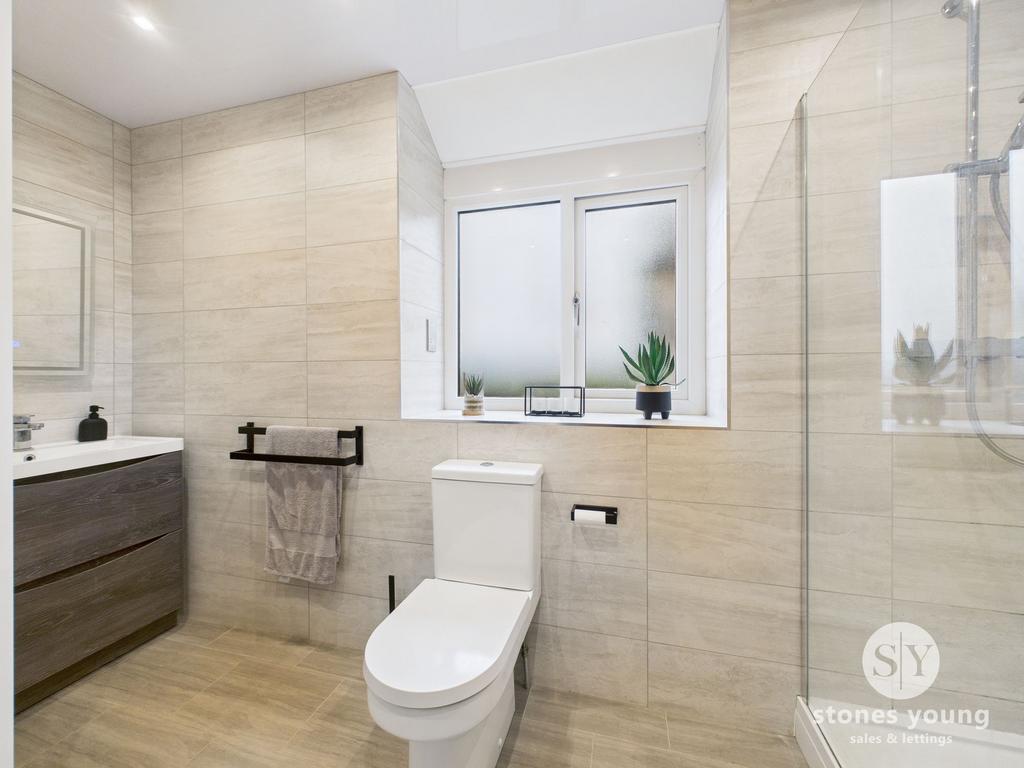 En-suite (Master)
