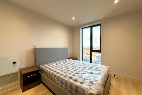 2 bedroom apartment to rent, Waterhouse Gardens, Manchester M3